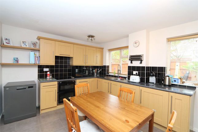 160, Crosslands, Milton Keynes photo 3