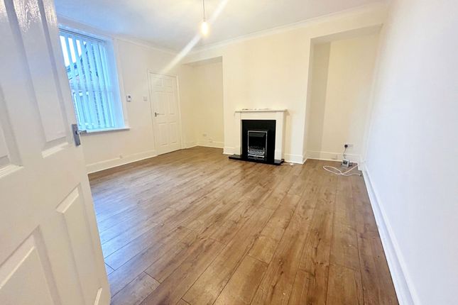 Flat for sale in Cooperative Crescent, Felling, Gateshead
