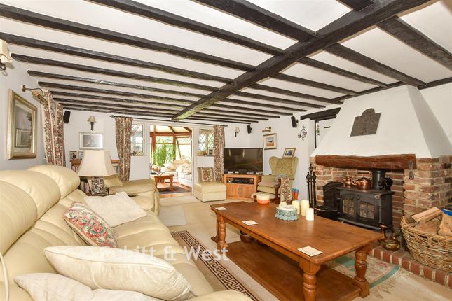 Tudor Rose Cottage, Mill Lane, Ashington photo 3