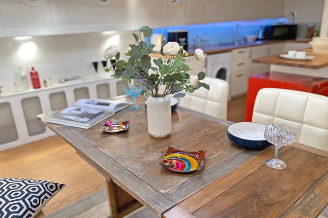 South Dock Marina, Rope Street, London photo 5