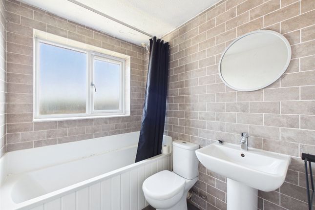 11, Nailsworth Close, Worcestershire photo 4