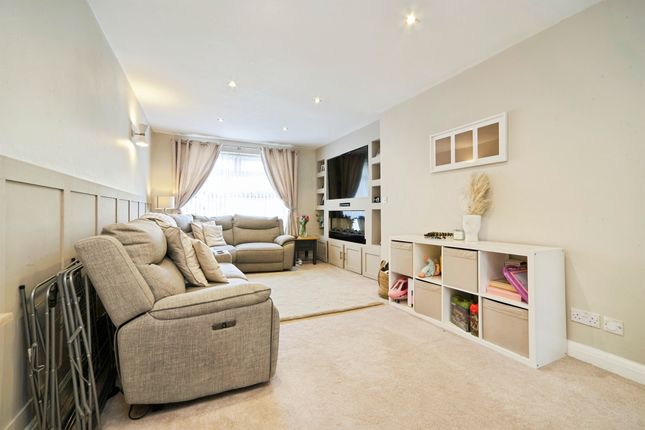20, Whincover Road, Leeds photo 4