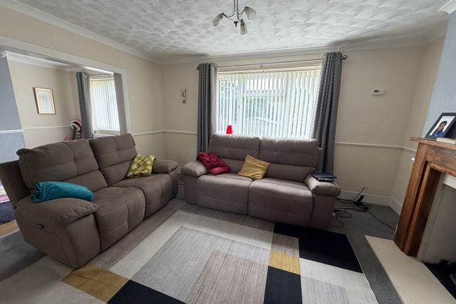 53, Ffynnonau, Crickhowell photo 3