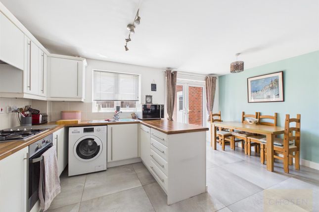 61, Uxbridge Lane Kingsway, Gloucester photo 3