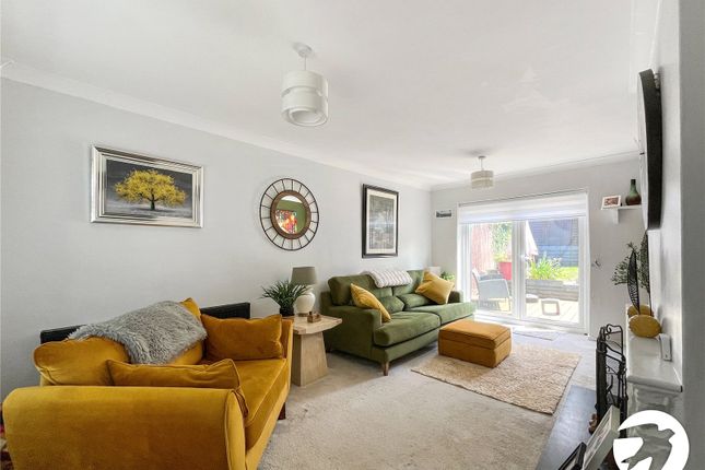 24, Playstool Close, Sittingbourne photo 2