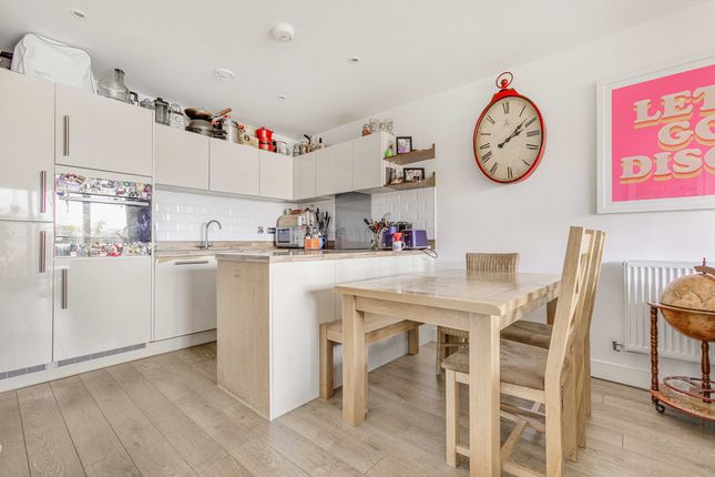Thumbnail Flat for sale in Valley Road, Streatham