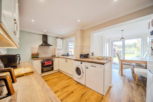 29, Meadow Rise, TOWCESTER photo 4