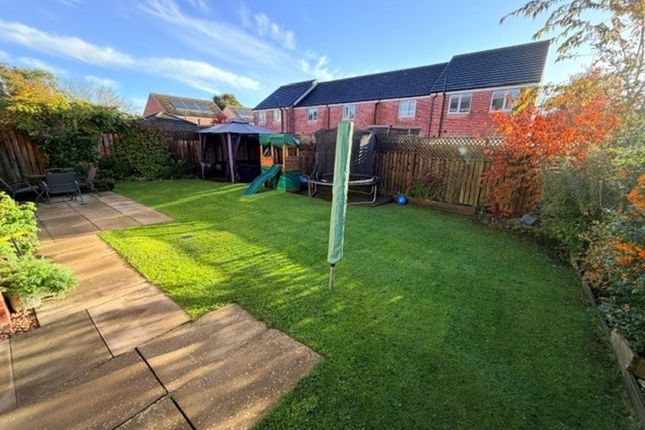 9 Macknight Crescent, Glenrothes photo 4