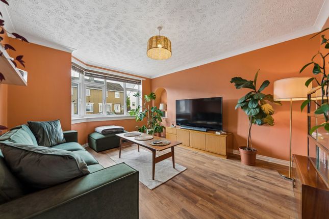 118 Farne Drive, Glasgow photo 2