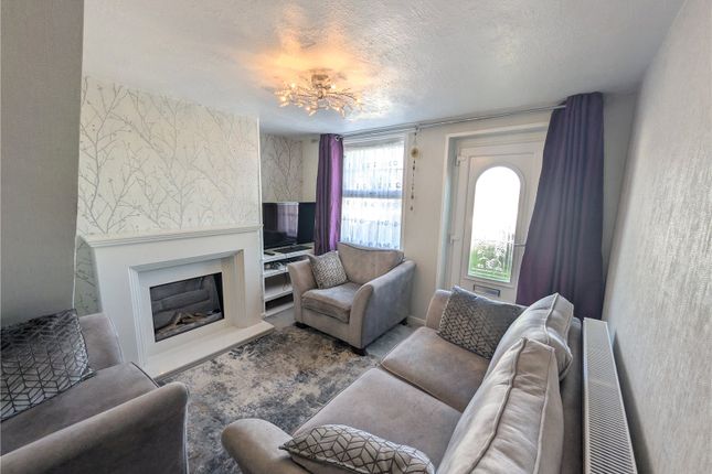39, Woodhouse Lane, Telford photo 3