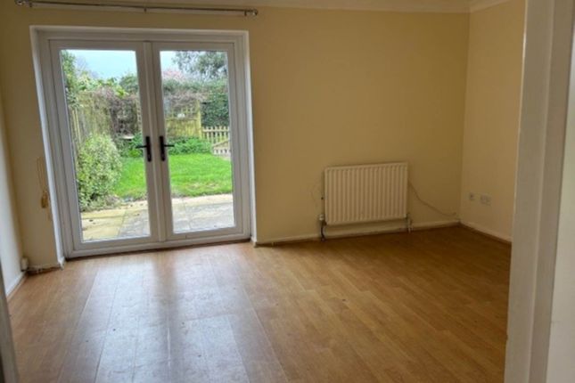 4, Beverley Close, Arundel photo 3