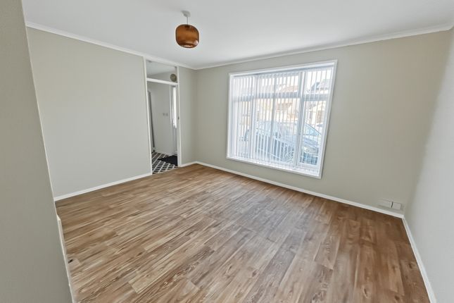 42, Bowyer Drive, Slough photo 3