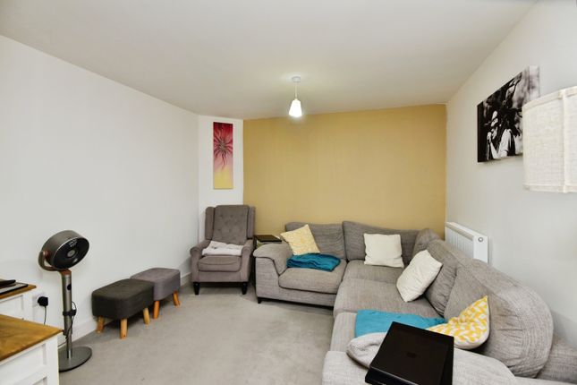 17, Dartmoor Close, Staffordshire photo 2