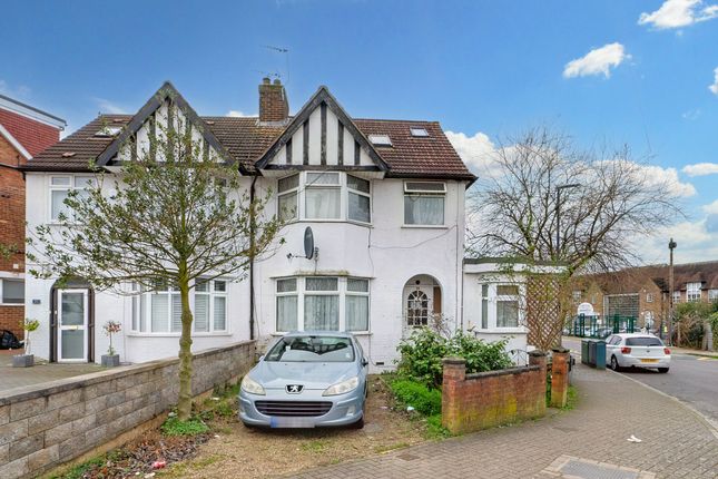 Flat for sale in Merlin Crescent, Edgware