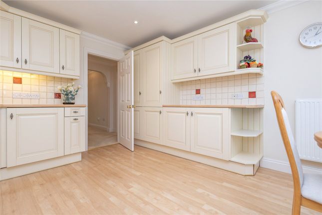 Flat 17, Headinglea,, 5, The Avenue, Poole photo 4