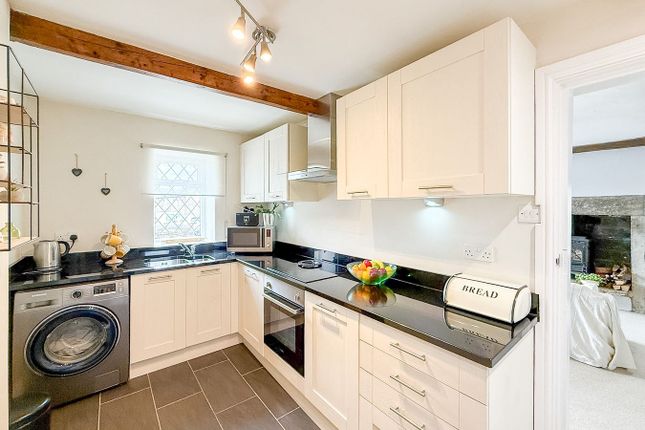 35, Gib Lane, Huddersfield photo 3