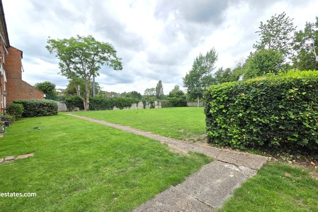 315 Shurland Avenue, BARNET photo 3