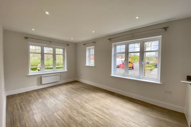 3 Heather Court,, Emerald Avenue, Hampshire photo 4