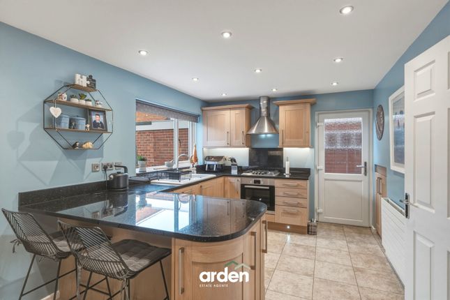 9 Westfield Road, Worcester photo 3