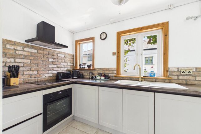 5, Howells Cottages, Stratton photo 4