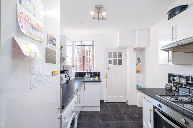 Oakfield Court, Crouch End photo 3