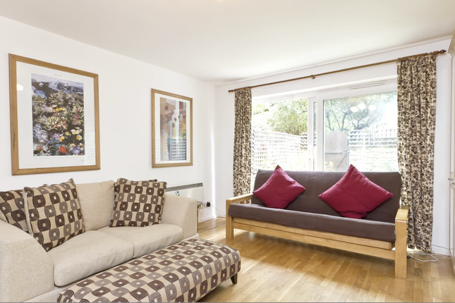 25, Bartle Road, London photo 4