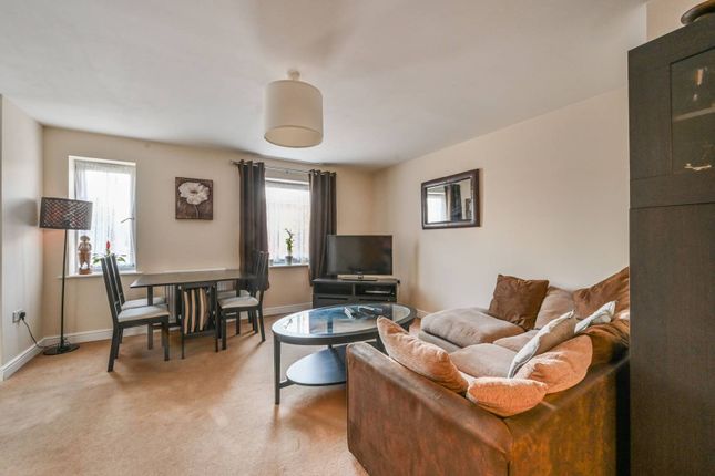 Thumbnail Flat for sale in Milicent Grove, Palmers Green, London