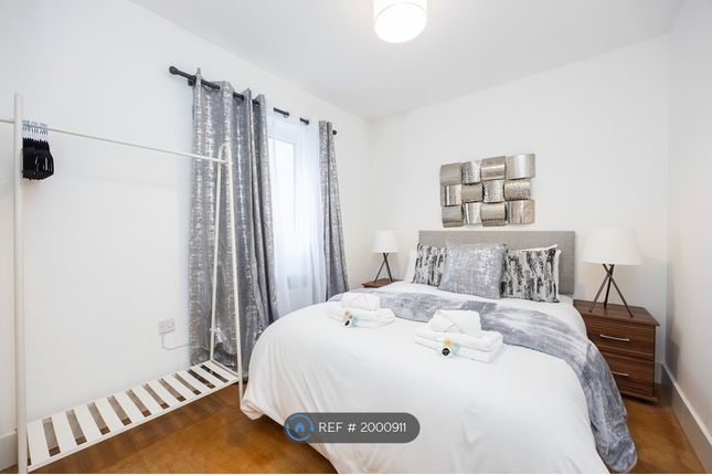 Flat to rent in High Street, Croydon