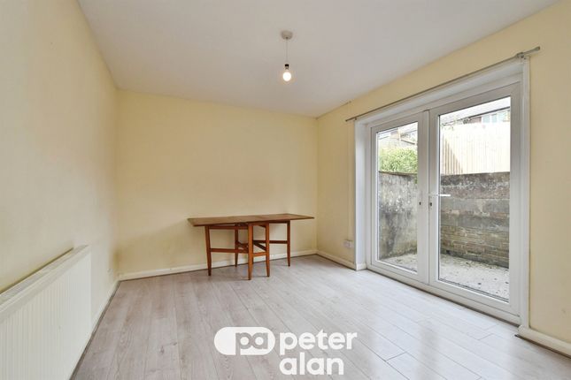 47, Cherry Grove, Merthyr Tydfil photo 3
