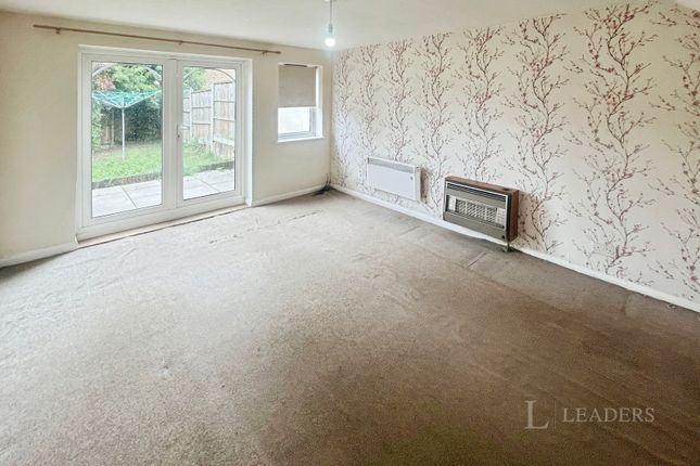 17, Evergreen Way, Bedfordshire photo 2