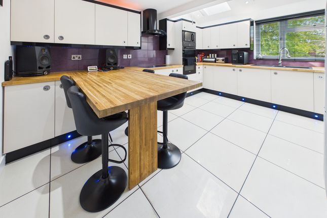 6, Ribblesdale, Hemel Hempstead photo 2