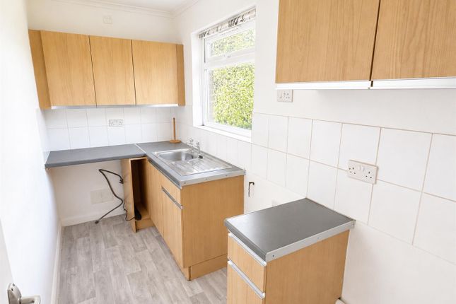 Flat 4, Campbell Court, Goring Street, Worthing photo 4