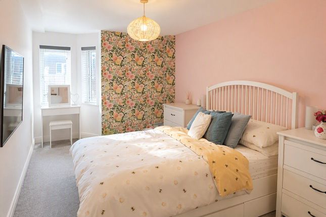 SNG SO, 37, Outfield Crescent, Berkshire photo 4