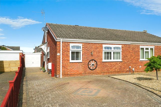 Thumbnail Bungalow for sale in Shaw Close, Bicester