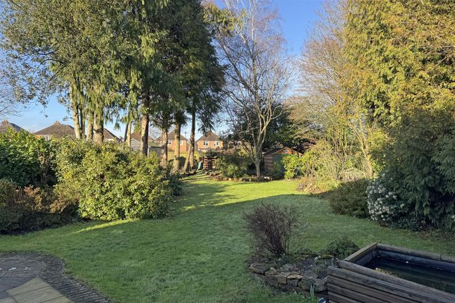 6, Wood Road, Farncombe photo 4