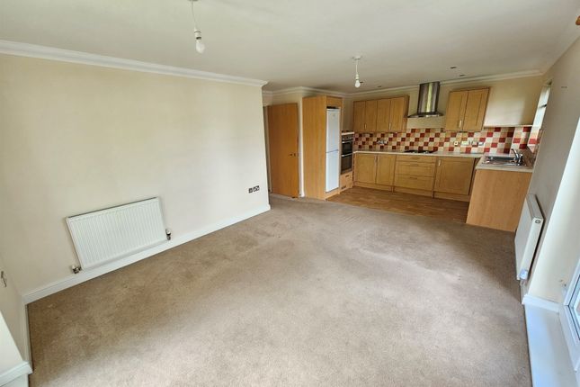 Flat 12, Chilton Place, Park Street, Aylesbury photo 2