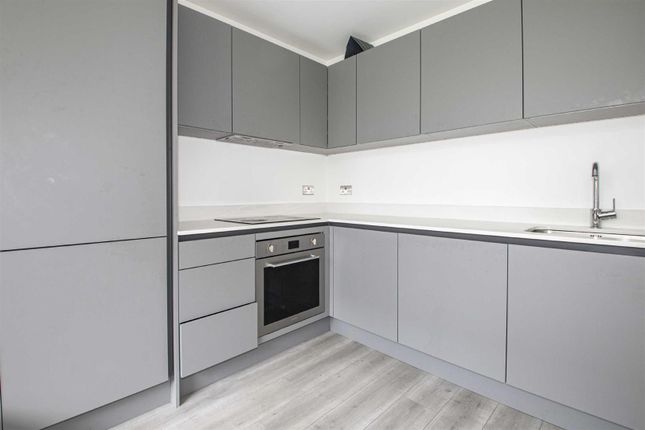 Atrium, 33, 2 Foxhunter Drive, Milton Keynes photo 5