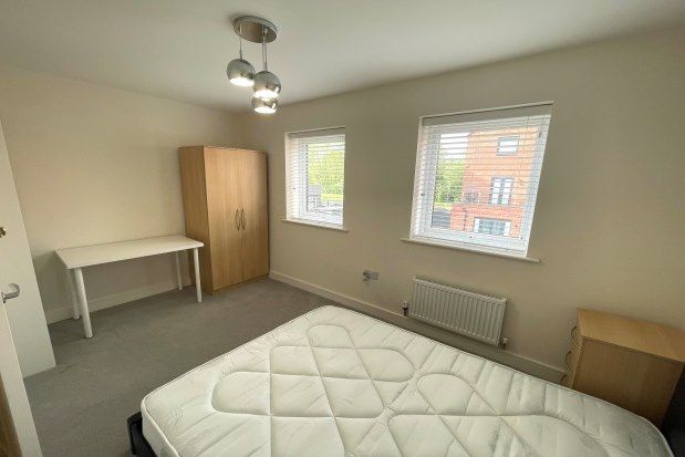 Room to rent in 3 Silver Court Gardens, Walsall