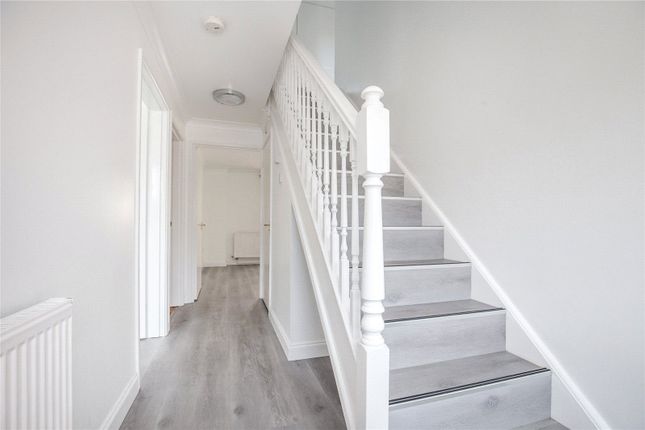 5, Broom Close, Norwich photo 3