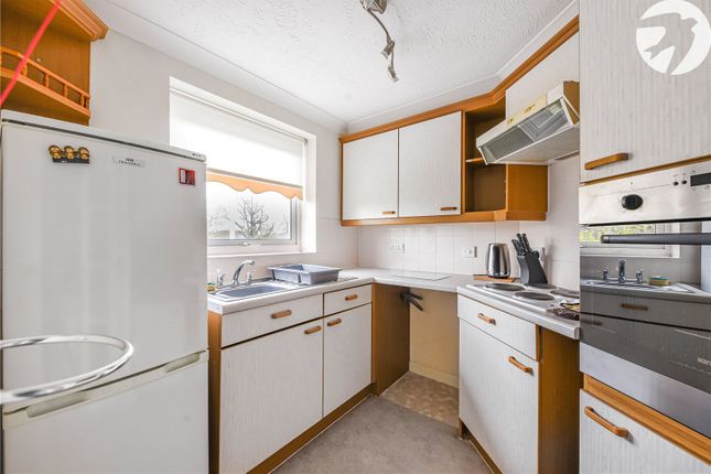 64, Kennett Court, Swanley photo 2