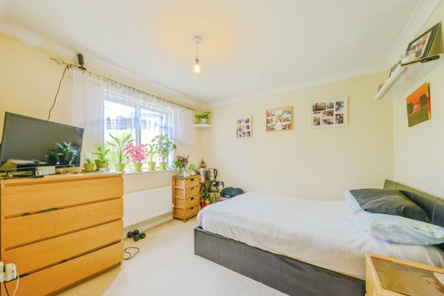 39, Gorseway, Hatfield photo 3