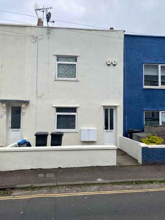 Flat to rent in Lyppiatt Road, Redfield, Bristol