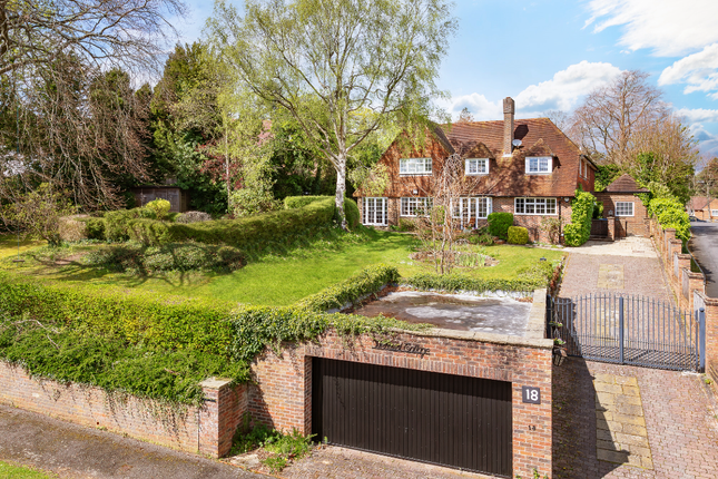 Thumbnail Detached house for sale in Starrock Road, Coulsdon