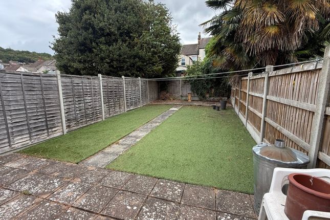 25A Connaught Road, Chatham photo 5