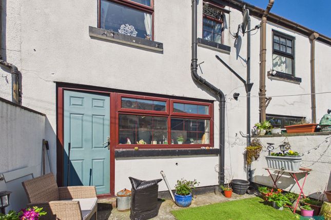 5, Bank Street, Lees photo 2