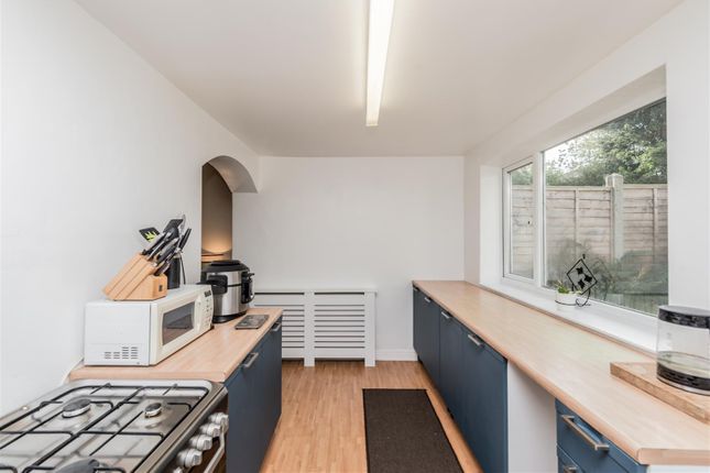 West Lea, 2, Stonebridge Avenue, Leeds photo 4