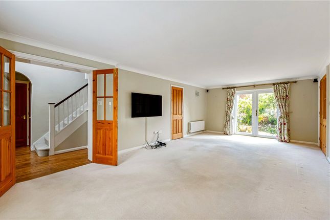 6, Edwards Meadow, Wiltshire photo 4