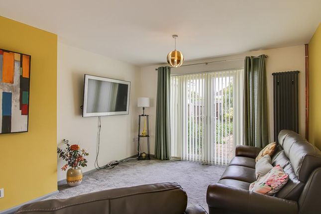 11, Ashurst Avenue, Southend-on-Sea photo 4