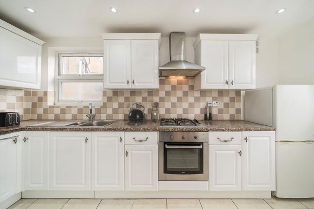 246, Sellincourt Road, London photo 3