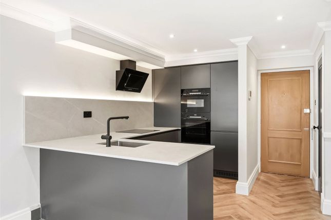 Flat 21,, Fairmile House, 30 Twickenham Road photo 3